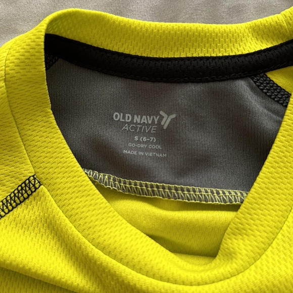 Bundle of Old Navy Active Go-Dry Cool Tees Size S (6-7) - Picture 4 of 7